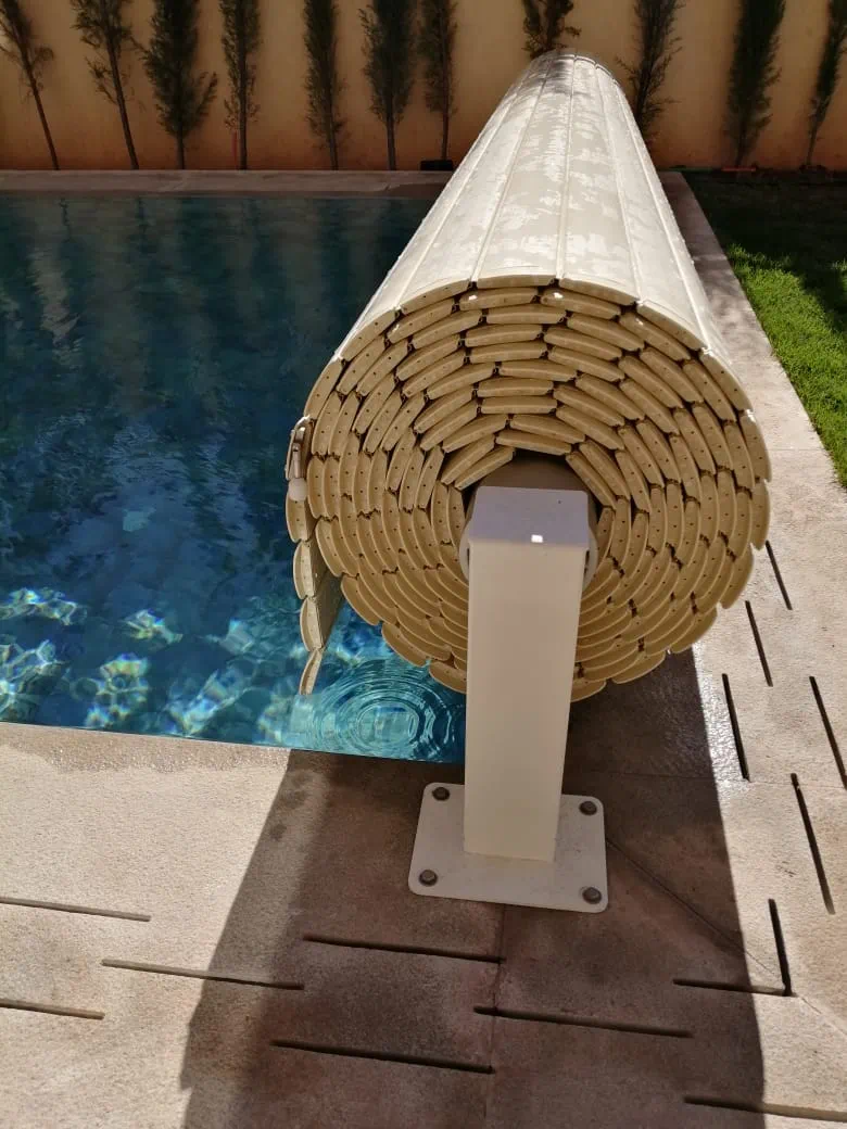 Volets roulants automatiques pour piscine